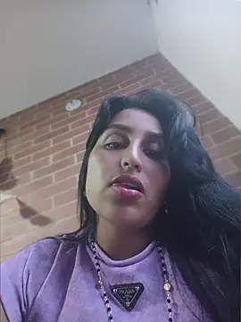 Snapshot of LunaRouuse_ chatting on June 3, 2026, 10:59 pm LunaRouuse online show from June 3, 2026, 10:59 pm