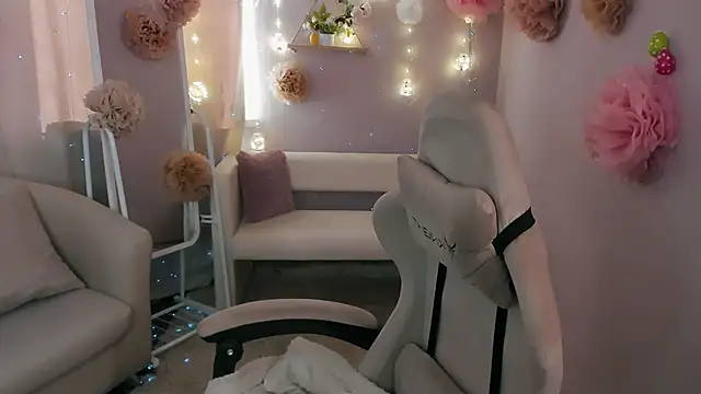 SunshineBlaze online show from April 7, 2026, 5:30 am