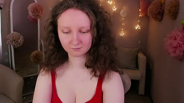 Snapshot of SunshineBlaze chatting on April 29, 2026, 5:44 am SunshineBlaze online show from April 29, 2026, 5:44 am