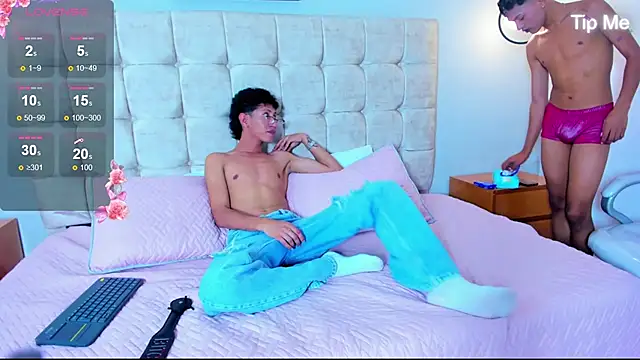 Snapshot of twink_royale18 chatting on January 13, 2026, 6:02 pm twink royale18 online show from January 13, 2026, 6:02 pm