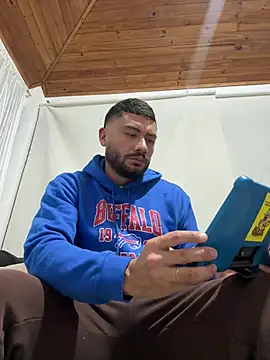 Snapshot of FrancoRossi_ chatting on February 1, 2026, 11:36 pm FrancoRossi online show from February 1, 2026, 11:36 pm