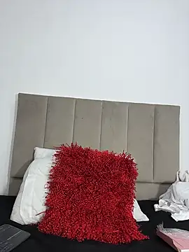 Snapshot of LeslyCooper1 chatting on February 13, 2026, 7:10 pm LeslyCooper1 online show from February 13, 2026, 7:10 pm