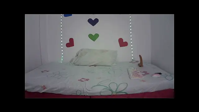 Snapshot of Mia_Suarez7 chatting on February 21, 2026, 12:22 am Mia Suarez7 online show from February 21, 2026, 12:22 am