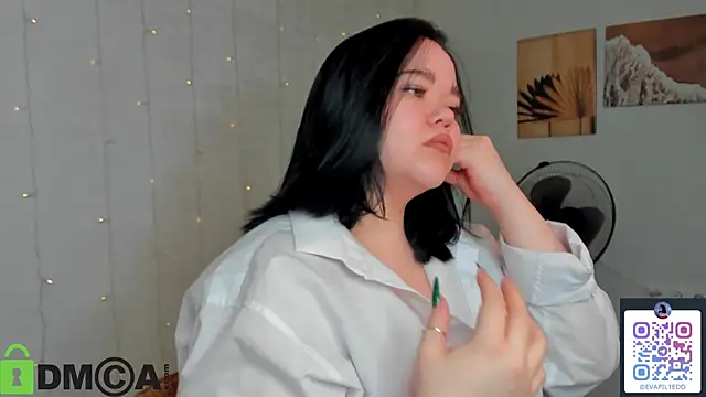 Snapshot of EvaCarrt chatting on January 12, 2026, 1:11 am EvaCarrt online show from January 12, 2026, 1:11 am