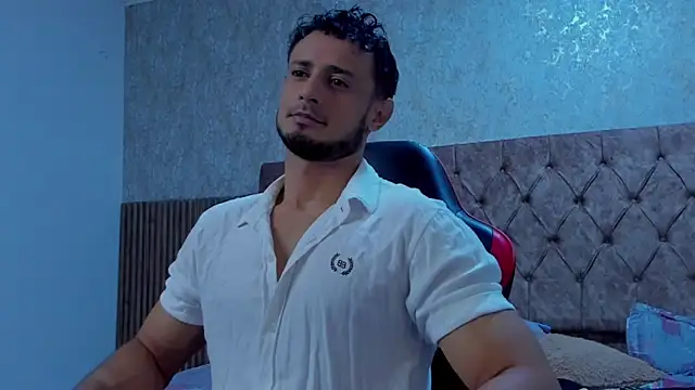 Snapshot of Adonys_Lewis_ chatting on February 15, 2026, 5:04 am Adonys Lewis online show from February 15, 2026, 5:04 am