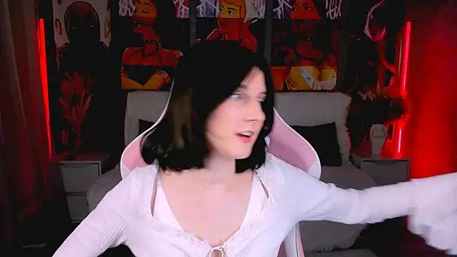 Snapshot of KikaOsterman chatting on February 9, 2026, 6:34 pm KikaOsterman online show from February 9, 2026, 6:34 pm