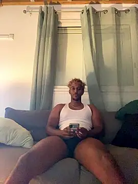 Snapshot of Axel_black10 chatting on January 13, 2026, 8:30 am Axel black10 online show from January 13, 2026, 8:30 am