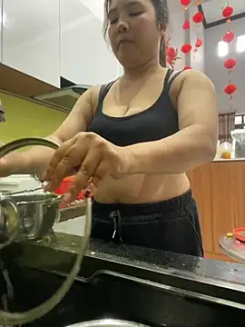 Snapshot of Mie-chan chatting on January 15, 2026, 1:32 am Mie-chan online show from January 15, 2026, 1:32 am