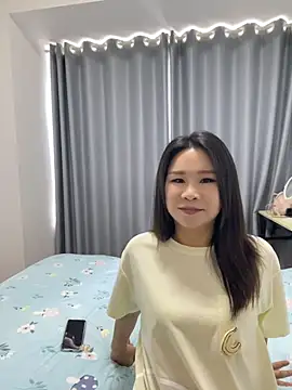 xiaoligirl online show from April 20, 2026, 7:33 am