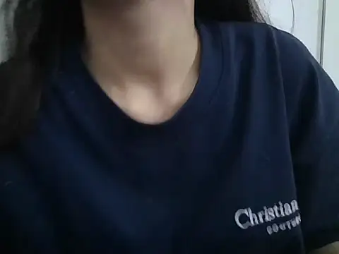 Snapshot of berry_alma06 chatting on May 17, 2026, 2:35 pm berry alma06 online show from May 17, 2026, 2:35 pm