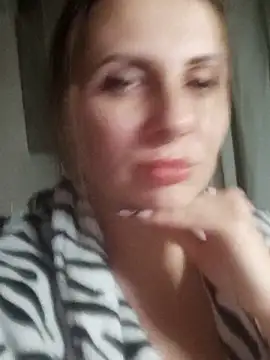 Kitty232425 online show from January 15, 2026, 7:50 pm