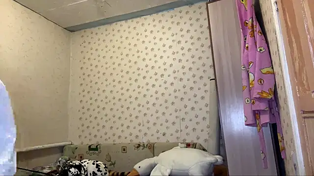 KerieDitti online show from January 15, 2026, 2:10 pm