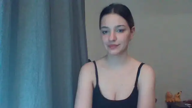 EvelineMagnetic online show from June 9, 2026, 8:31 pm