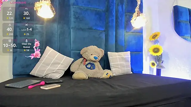 Laura Miller1 online show from April 4, 2026, 6:38 pm