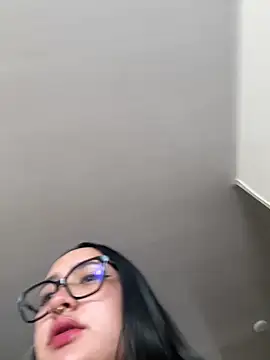 Diosa lunar1 online show from May 24, 2026, 9:42 pm
