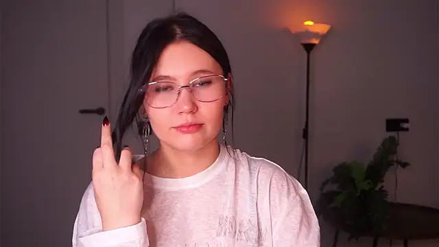 Snapshot of KarolClunie chatting on January 10, 2026, 4:53 pm KarolClunie online show from January 10, 2026, 4:53 pm