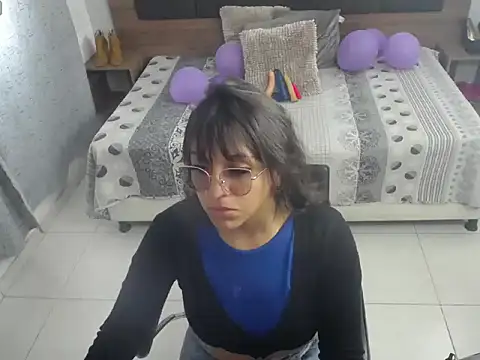 Snapshot of miss_charlott_18 chatting on April 13, 2026, 11:59 am miss charlott 18 online show from April 13, 2026, 11:59 am