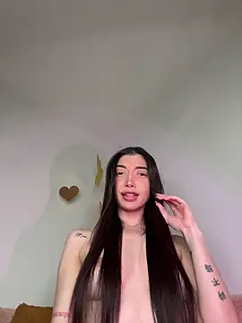 GiannaMagari online show from February 25, 2026, 9:13 pm