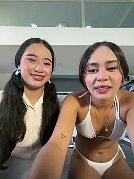 Snapshot of l0lita_emi chatting on February 26, 2026, 3:22 pm l0lita emi online show from February 26, 2026, 3:22 pm