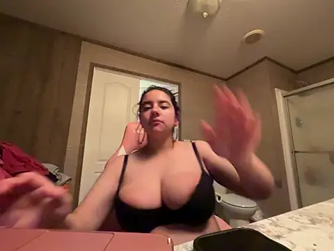 RoxyFoxy2026 online show from January 14, 2026, 4:40 am