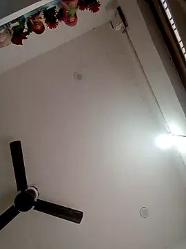 kiiuu sexe online show from March 31, 2026, 3:52 am