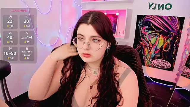 Snapshot of Siena_aa chatting on May 14, 2026, 9:10 pm Siena aa online show from May 14, 2026, 9:10 pm