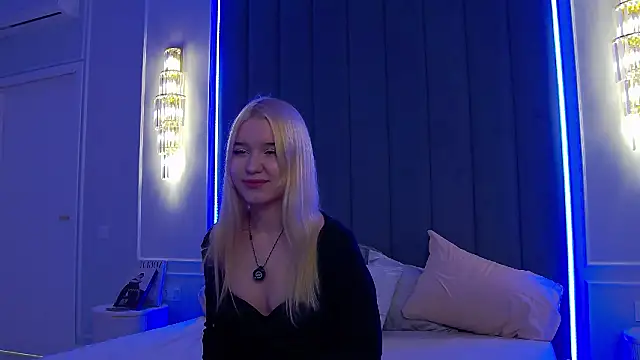 KimmyFlare online show from January 13, 2026, 1:38 pm