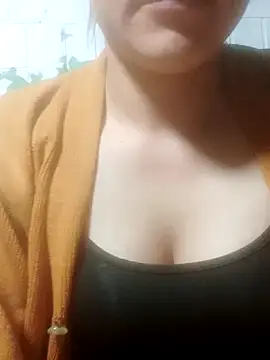 Snapshot of jjennyyy chatting on May 18, 2026, 1:06 pm jjennyyy online show from May 18, 2026, 1:06 pm