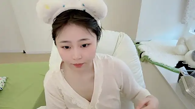 Snapshot of Onefiona chatting on March 30, 2026, 6:47 am Onefiona online show from March 30, 2026, 6:47 am