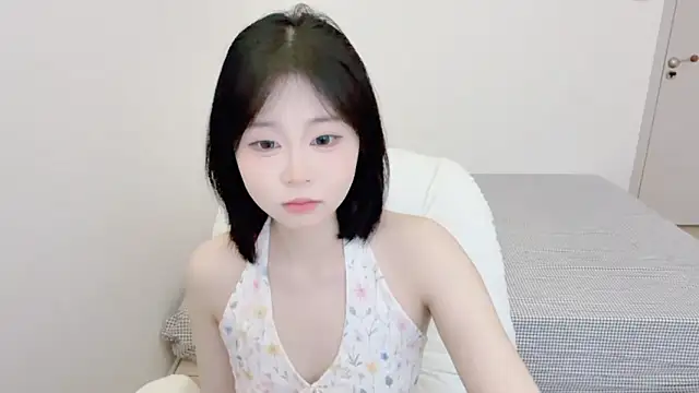 Snapshot of Onefiona chatting on June 17, 2026, 5:43 am Onefiona online show from June 17, 2026, 5:43 am
