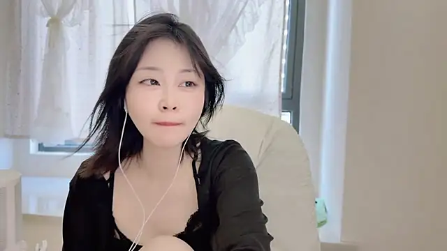 Snapshot of Onefiona chatting on July 8, 2026, 7:24 am Onefiona online show from July 8, 2026, 7:24 am