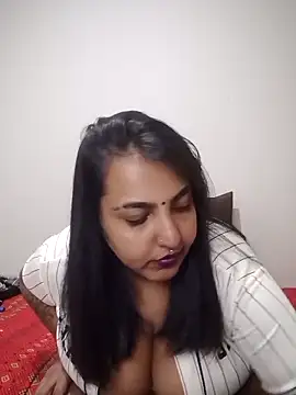 Snapshot of IndianBearxx chatting on June 4, 2026, 6:14 pm IndianBearxx online show from June 4, 2026, 6:14 pm