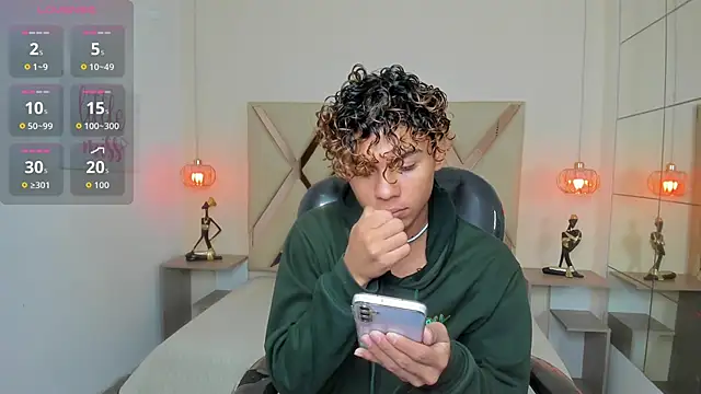 Anyelo Twink online show from April 25, 2026, 4:04 am