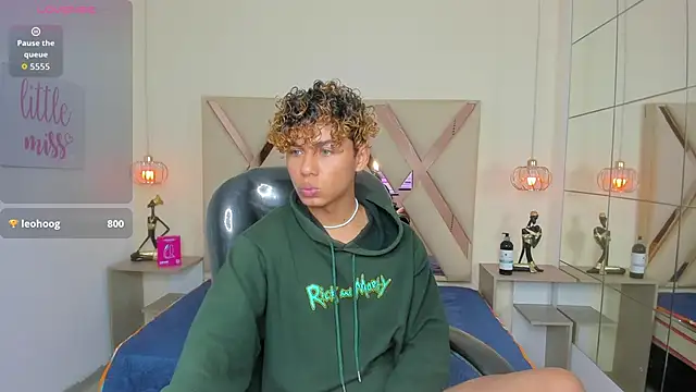 Snapshot of Anyelo_Twink chatting on May 5, 2026, 4:04 pm Anyelo Twink online show from May 5, 2026, 4:04 pm