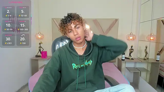 Snapshot of Anyelo_Twink chatting on May 9, 2026, 3:56 am Anyelo Twink online show from May 9, 2026, 3:56 am