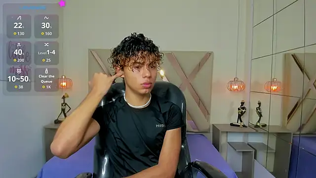 Snapshot of Anyelo_Twink chatting on June 6, 2026, 10:58 pm Anyelo Twink online show from June 6, 2026, 10:58 pm