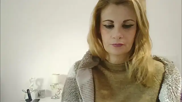 Clara1986 online show from January 17, 2026, 2:44 pm