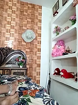 Angel eyes00 online show from April 18, 2026, 6:23 pm