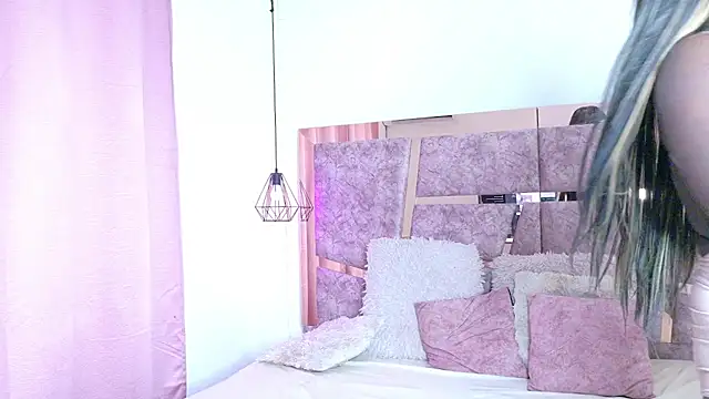 JuliKeita online show from February 3, 2026, 2:53 am