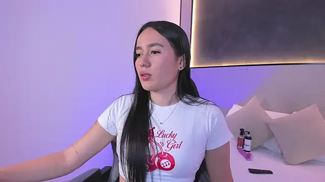 Snapshot of mia_slora chatting on June 11, 2026, 12:14 pm mia slora online show from June 11, 2026, 12:14 pm