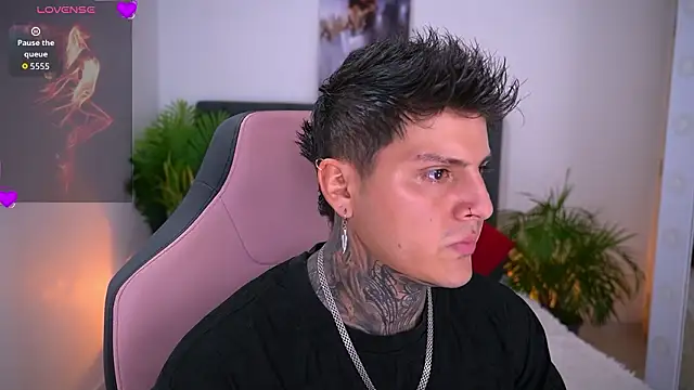 Snapshot of goldenatlasX chatting on February 16, 2026, 7:32 pm goldenatlasX online show from February 16, 2026, 7:32 pm