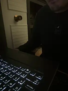 Snapshot of 2flimsy chatting on February 8, 2026, 2:04 am 2flimsy online show from February 8, 2026, 2:04 am