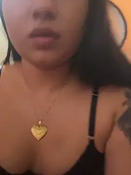 Snapshot of cristal-123 chatting on February 16, 2026, 9:44 pm cristal-123 online show from February 16, 2026, 9:44 pm