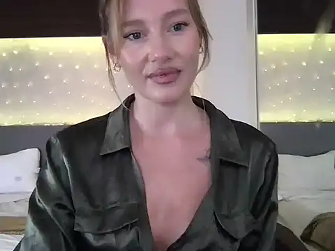 Snapshot of Stella_muse chatting on March 21, 2026, 3:55 am Stella muse online show from March 21, 2026, 3:55 am