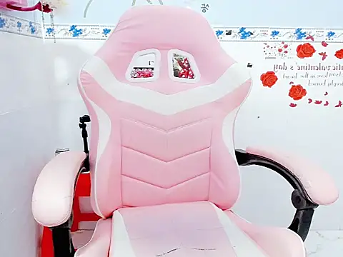 Snapshot of Anna_sexyY_ chatting on January 12, 2026, 4:50 am Anna sexyY online show from January 12, 2026, 4:50 am