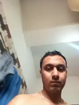 Snapshot of Uzieham22 chatting on March 6, 2026, 7:16 am Uzieham22 online show from March 6, 2026, 7:16 am