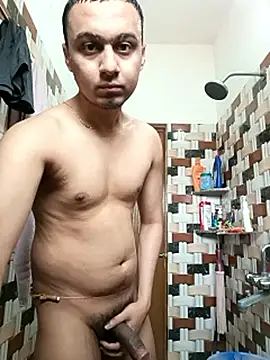 Snapshot of Uzieham22 chatting on April 16, 2026, 3:07 am Uzieham22 online show from April 16, 2026, 3:07 am