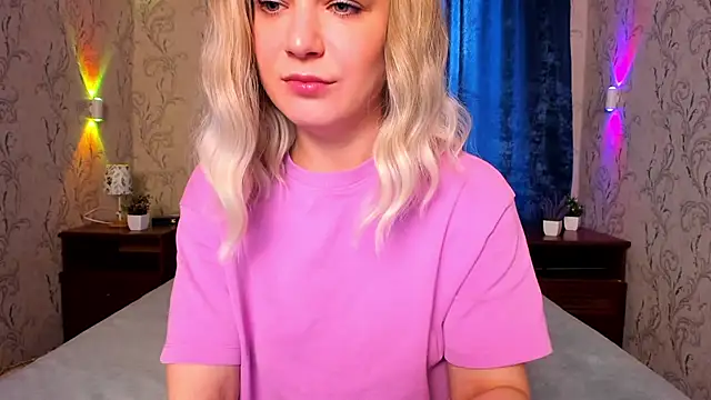 JessicaBeverly  online show from June 17, 2026, 1:45 pm