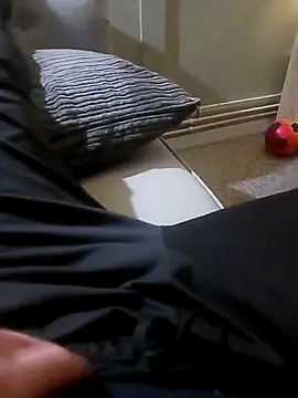 Hertsguy1984 online show from April 19, 2026, 11:07 pm