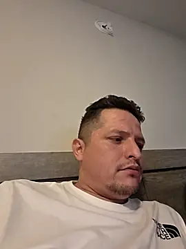 Alopez972 online show from February 1, 2026, 8:35 am